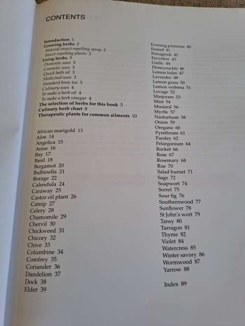 A-Z of Herbs - Margaret Roberts