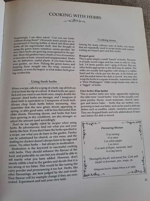The Practical Book Of Herbs - Growing and using herbs in Southern Africa