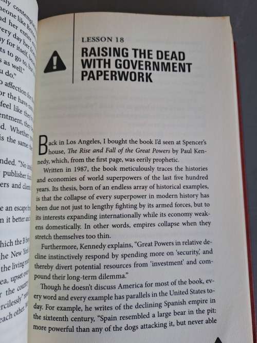 Emergency. One Man`s Story of a Dangerous World and how to stay alive in it - Neil Strauss