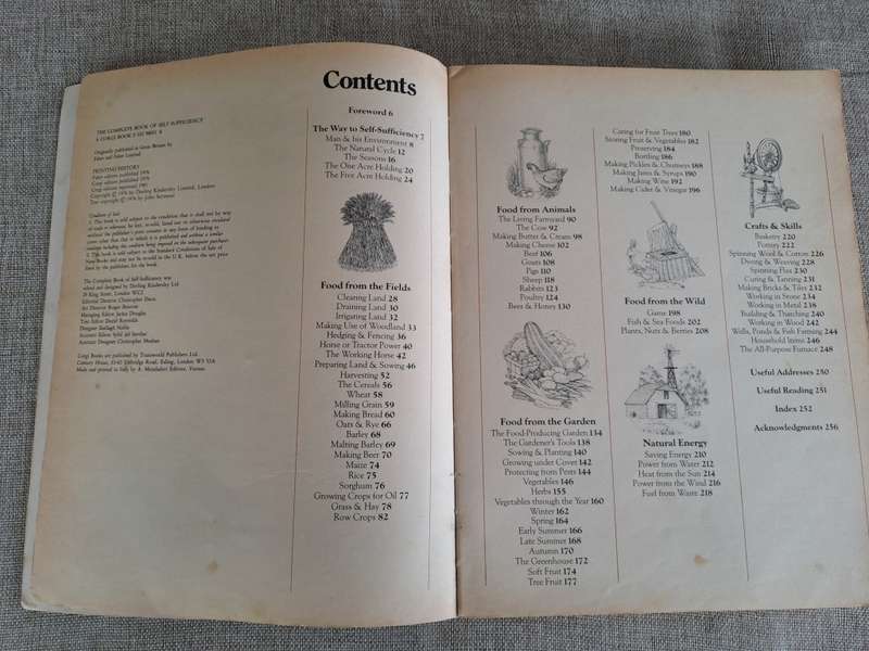 The Complete Book of Self-Sufficiency - John Seymour