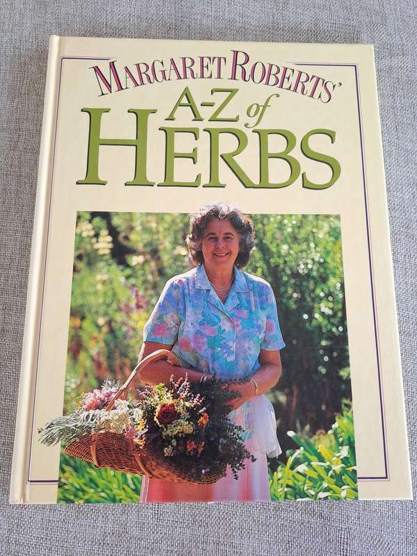 A-Z of Herbs - Margaret Roberts