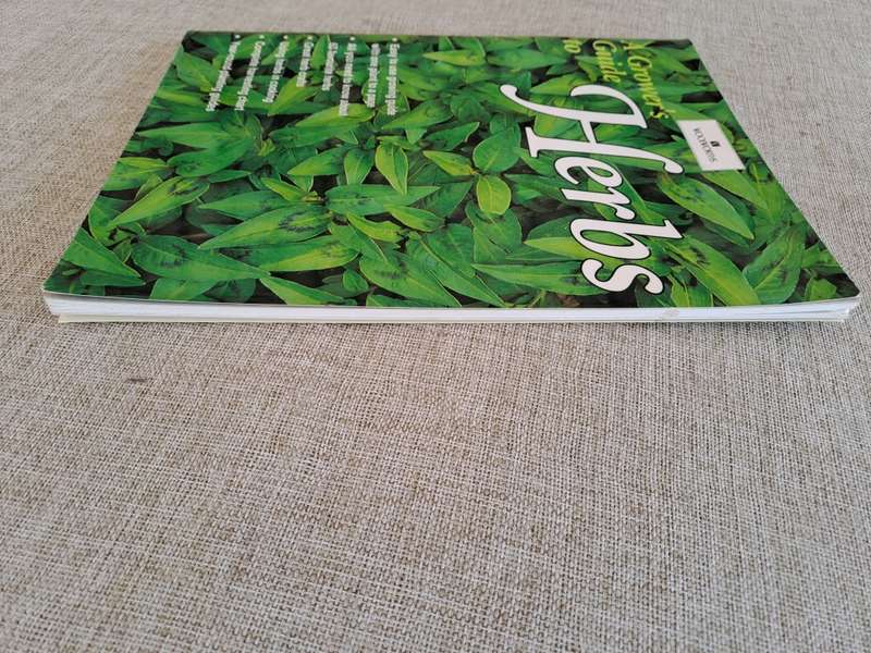 A Grower`s Guide to Herbs - Woolworths
