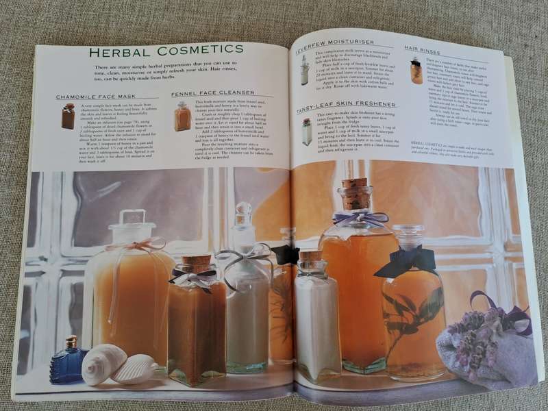 A Grower`s Guide to Herbs - Woolworths