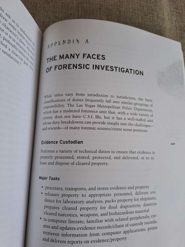 The Forensic Casebook: The Science of Crime Scene Investigation - N.E. Genge