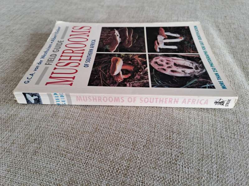 Field Guide Mushrooms of Southern Africa - Van der Westuizen & Eicker
