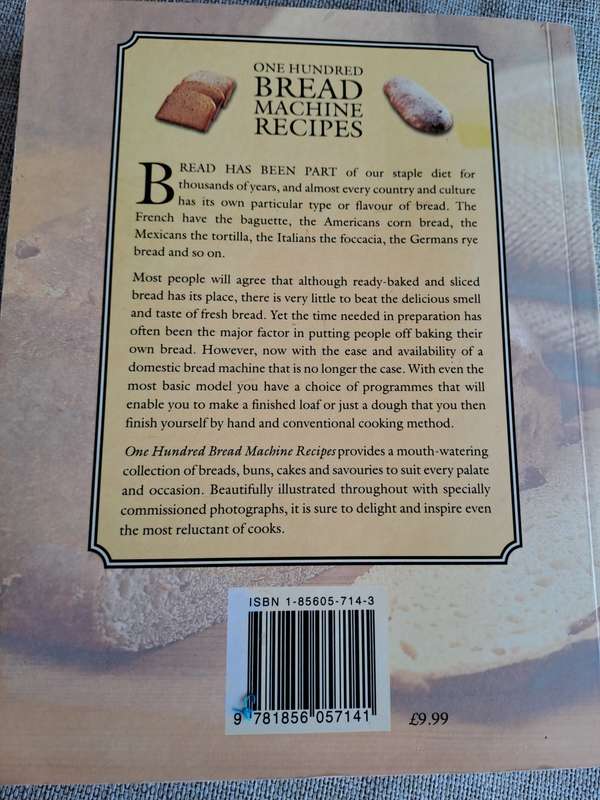 One Hundred Bread Machine Recipes - Vicki Smalleood