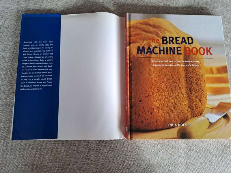 The Bread Machine Book - Linda Doeser