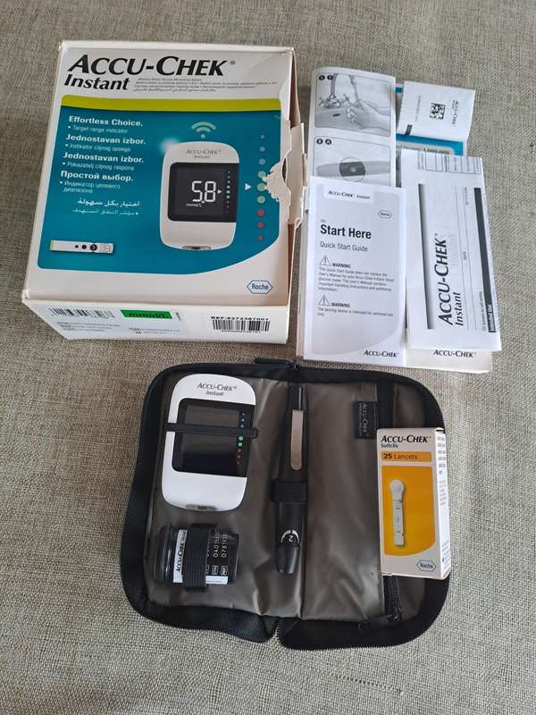 Blood Glucose Monitoring System Accu-Check Instant Roche