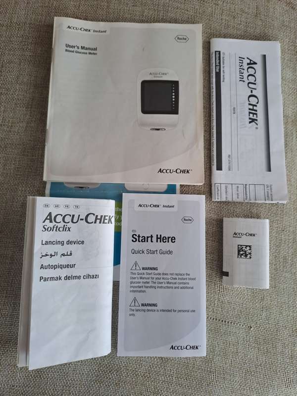 Blood Glucose Monitoring System Accu-Check Instant Roche