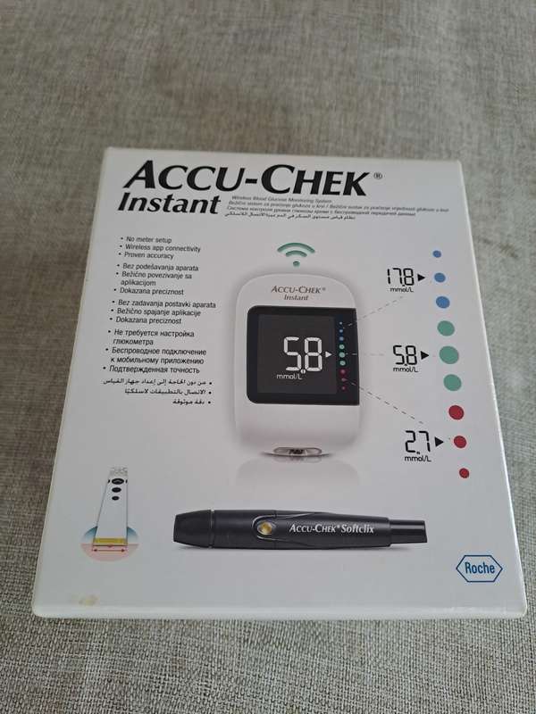 Blood Glucose Monitoring System Accu-Check Instant Roche