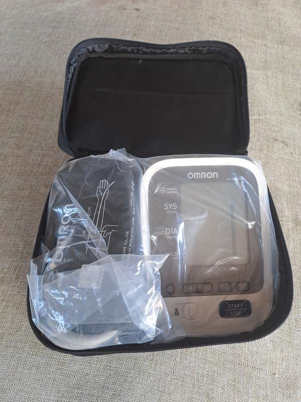 Omron Automatic Blood Pressure Monitor M6 Comfort