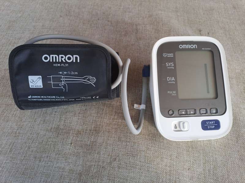 Omron Automatic Blood Pressure Monitor M6 Comfort