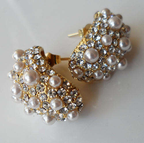EXQUISITE! TWO TONE GOLD PEARL DIAMANTE ENCRUSTED EARRINGS