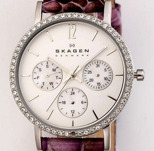 SKAGEN WOMENS SILVER TONE SWAROVSKI CRYSTALS AND GENUINE PURPLE LEATHER STRAP