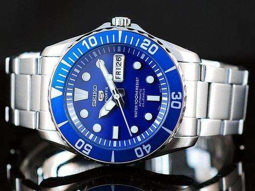 COLLECTOR'S SEIKO OCEAN BLUE SEA URCHIN SUBMARINER 330FT WATCH