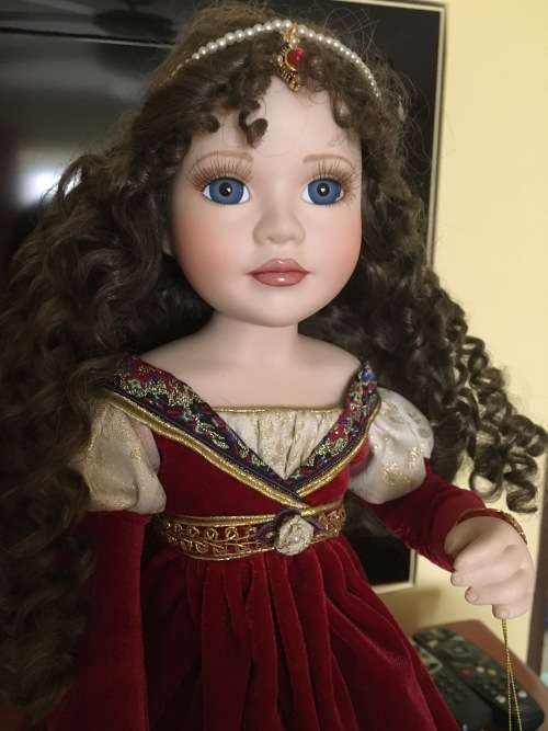 **EXQUISITE** FRANKLIN MINT "JULIET" COLLECTABLE PORCELAIN DOLL