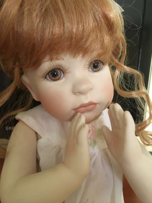 ***AMAZING*** COLLECTABLE FULL BODY PORCELAIN PRAYING DOLL **SIGNED**