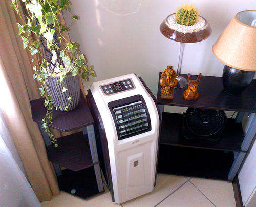 Jet-air 12000 BTU Portable Air Conditioner with Remote 1