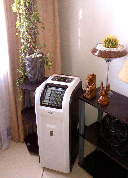 Jet-air 12000 BTU Portable Air Conditioner with Remote 2