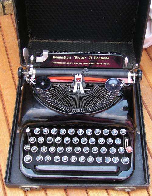 Typerwriter - Remington Victor S Portable