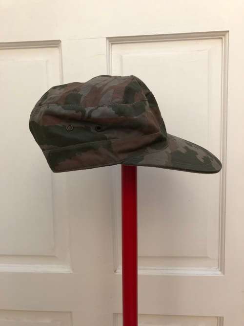 FAPLA uniform, consisting of trousers, shirt and cap.