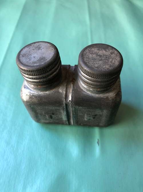 Hungarian oil and solvent can