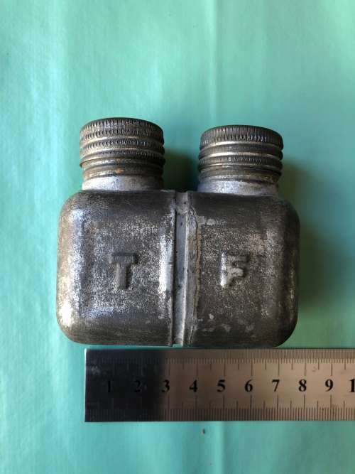 Hungarian oil and solvent can