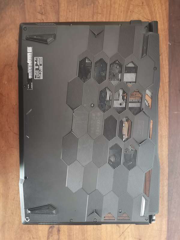 MSI 17inch Core Intel i7 16GB DDR4 Ram 256GB NVME