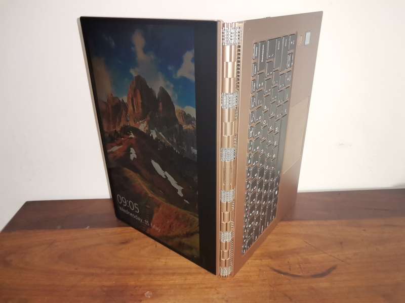 Lenovo Yoga, Touch Screen Rose Gold,  920-13ikb Core i7 8th Gen 8GB Memory + 512GB NVME