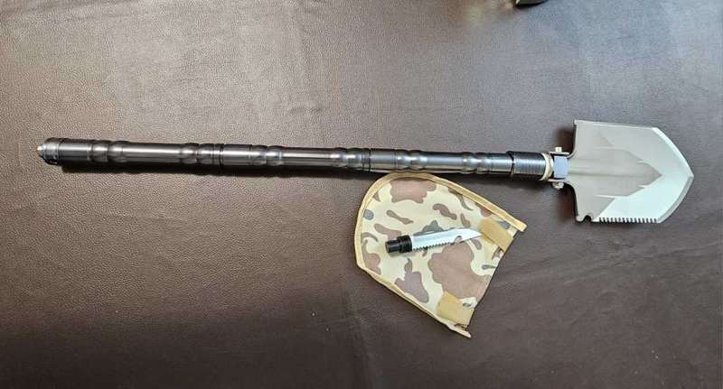 Metal Detecting Lot - Garrett Scoops & Gold Pan, Universal Shovel