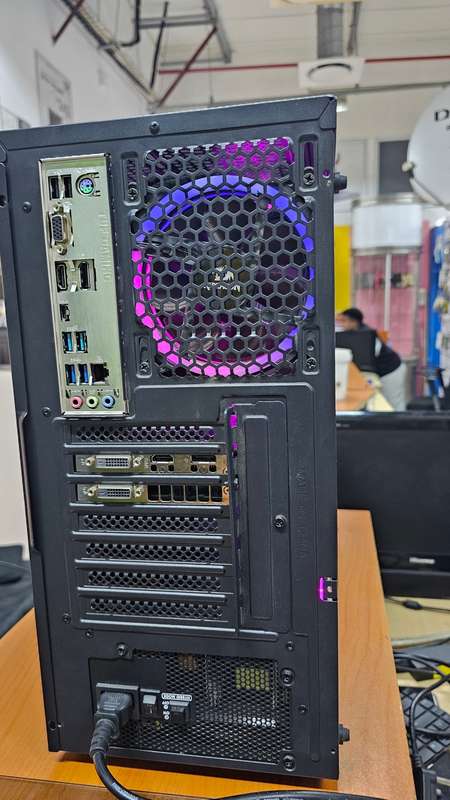 GAMING COMPUTER I7 9700K