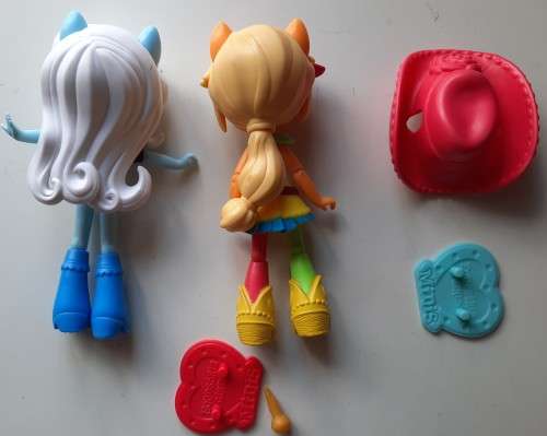 Equestria girls ( 2 dolls)