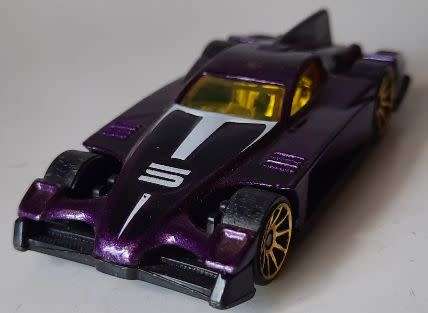 HotWheels Formul8r car