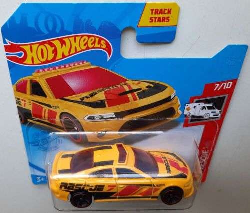 Hot wheels `15 Dodge Charger SRT