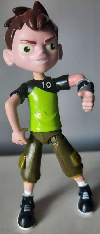 Ben 10 - Ben Tennyson with Grey Matter (2017)