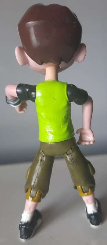 Ben 10 - Ben Tennyson with Grey Matter (2017)