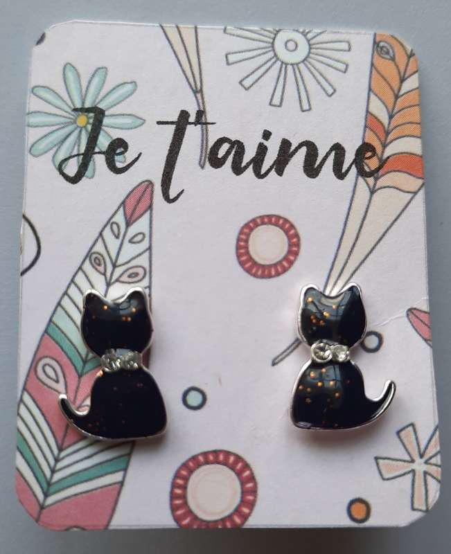 Je T` aime earrings 2