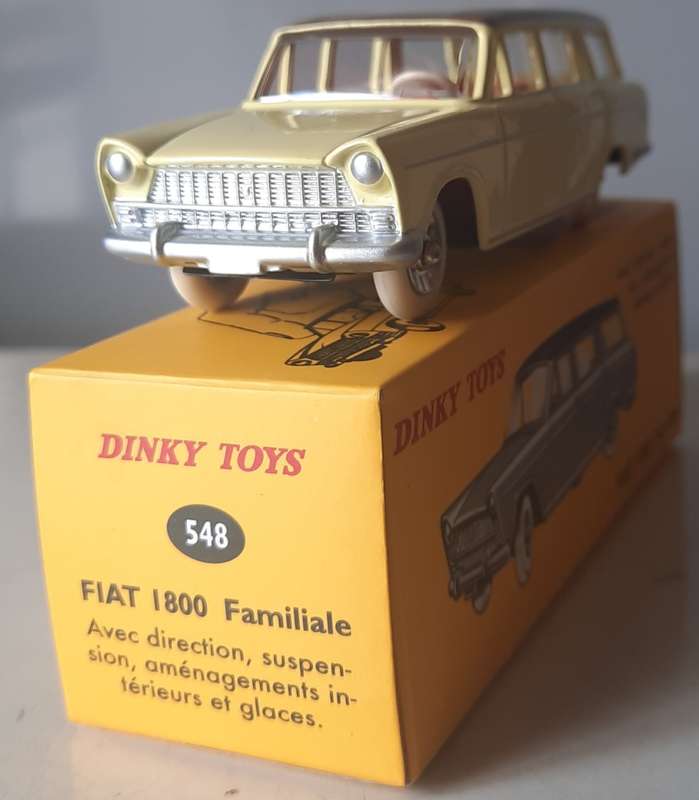 Dinky Toys #548 Fiat 1800 Familiale