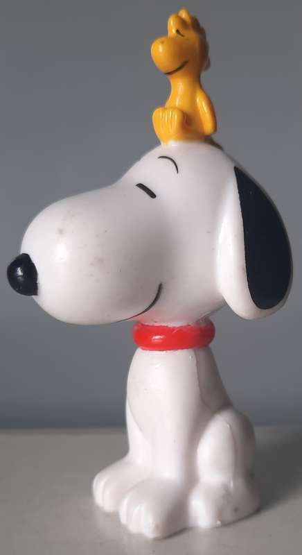 Peanuts Snoopy Colgate figure