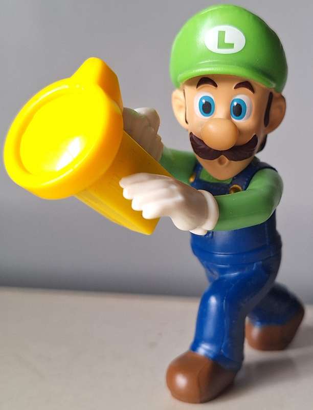 Nintendo Luigi McDonald`s toy