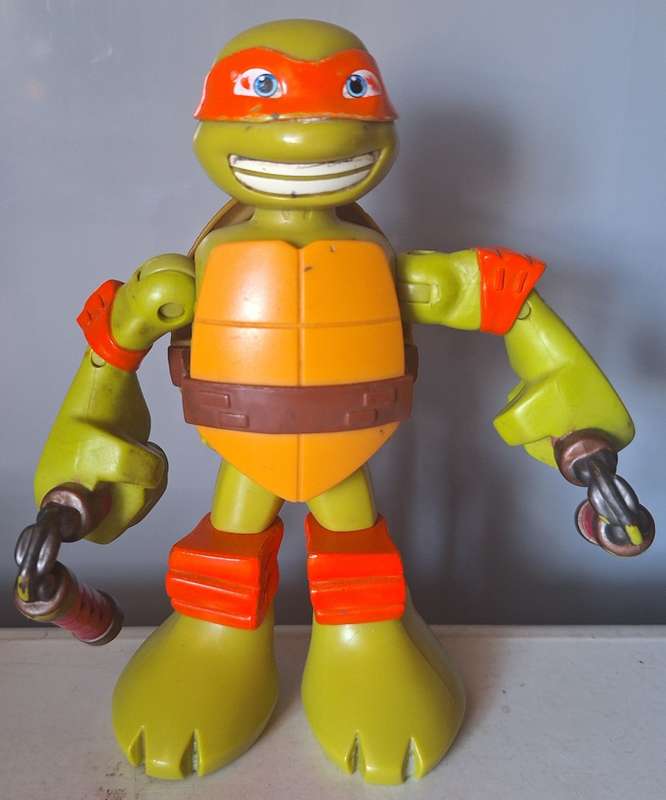 Teenage Mutant Ninja Turtles Michelangelo (15cm tall)