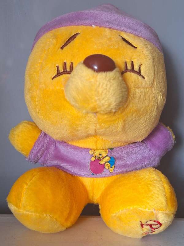 Baby Winnie the Pooh (16cm tall)