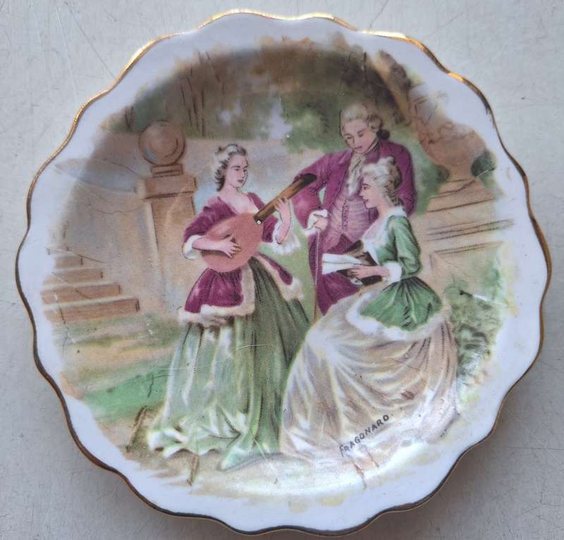French people saucer (Royal Standard Bone China) 11.5cm across