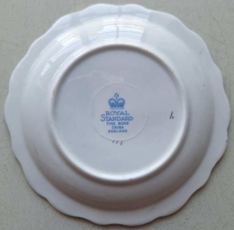 French people saucer (Royal Standard Bone China) 11.5cm across