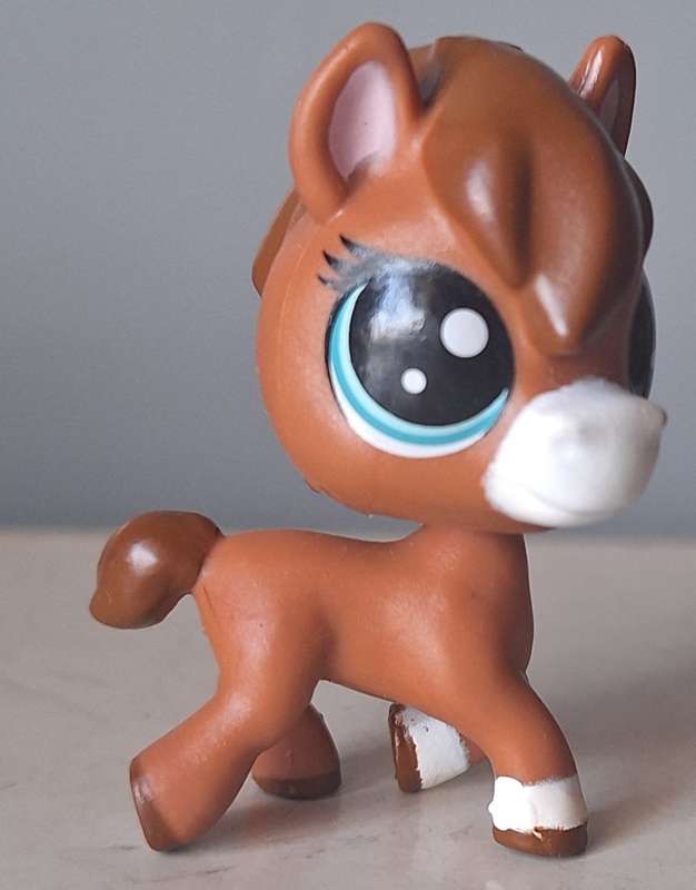My little Petshop Horse with blue eyes Figure