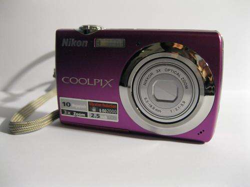 Nikon Coolpix S220