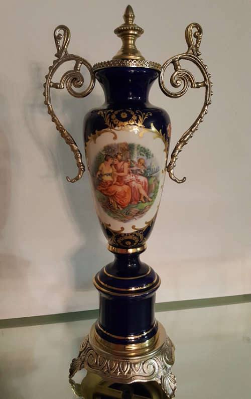 ITALIAN STUNNER - COBALT BLUE ORNAMENT