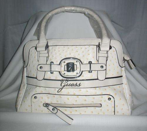 Brand New Elegant GUESS Handbag ( Crazy R1 Start )