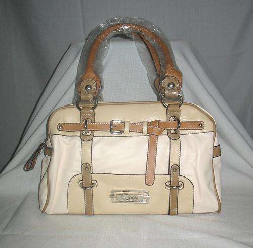 Brand New GUESS Handbag ( Crazy R1 Start )