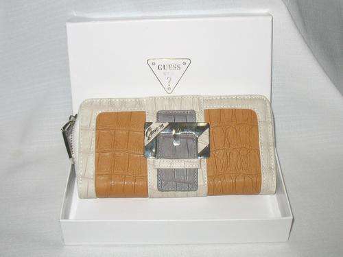 Brand New GUESS Wallet ( Crazy R1 Start )